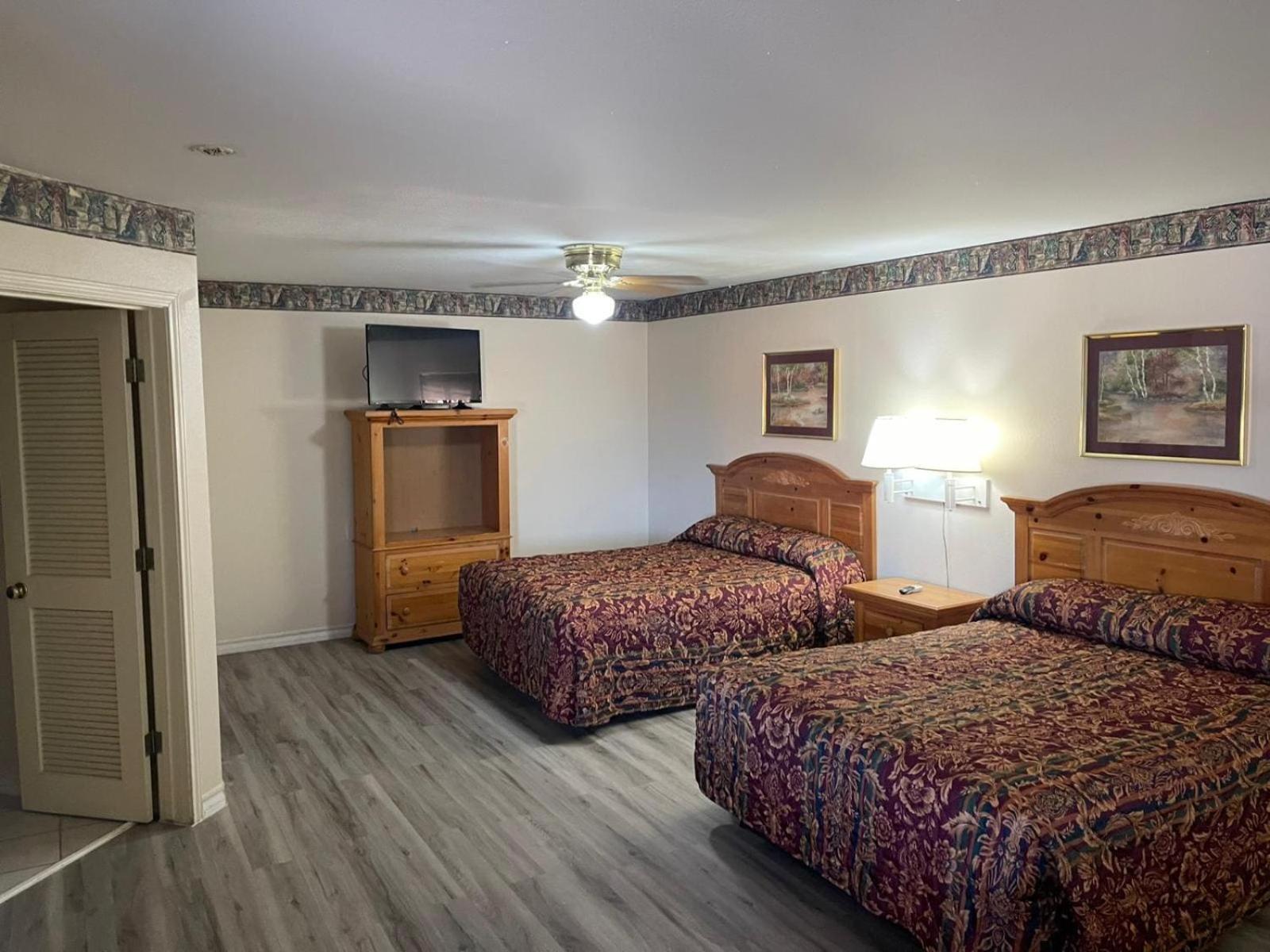 Lakeside Inn & Suites By Oyo Mathis I 37 Eksteriør billede